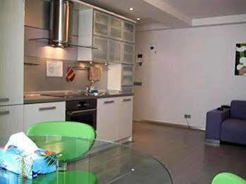 Uavoyage Business Apartments Киев Экстерьер фото